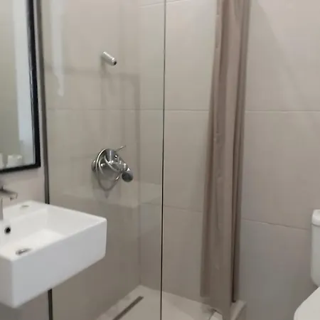 Zorbas Hotel *