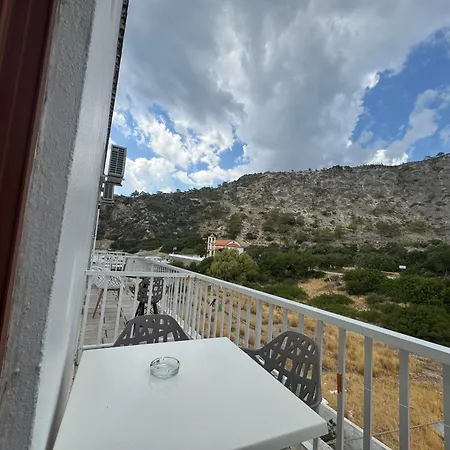 Zorbas Hotel *