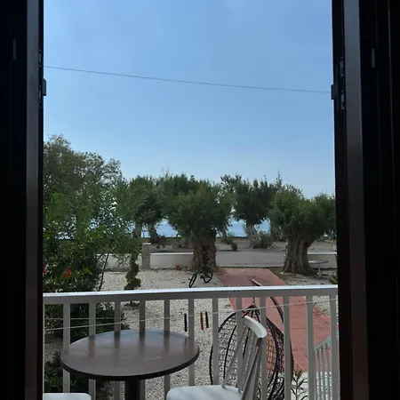 Hotel Zorbas *