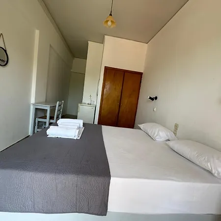 Zorbas Hotel *