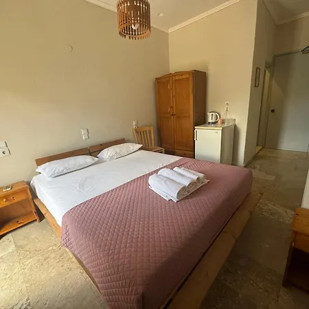 Zorbas Hotel *
